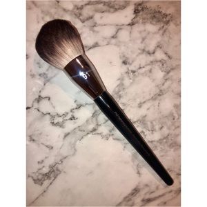 Sephora PRO Featherweight powder brush #91